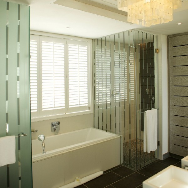 Long Beach Hotel - Mauritius - bathroom design