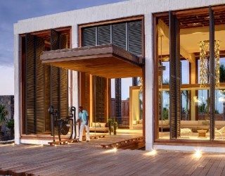 Beach Hotel on the Eastern Coast of Mauritius is All About Luxury   