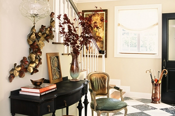 Luxurious-Beverly-Hills-Home-vintage-entry-hallway-with-light-fixtures-and-retro-desk