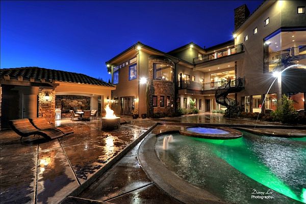 Luxury Home Washington - Tuscan Villa 16 - outdoor pool