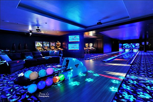 Luxury-Home-Washington-Tuscan-Villa-4-bowling-alleys