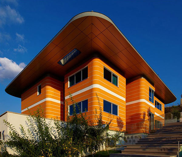 Orange-House-in-Turkey-stairs