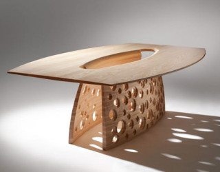 Beautiful Coastal-Inspired SALCOMBE Table 