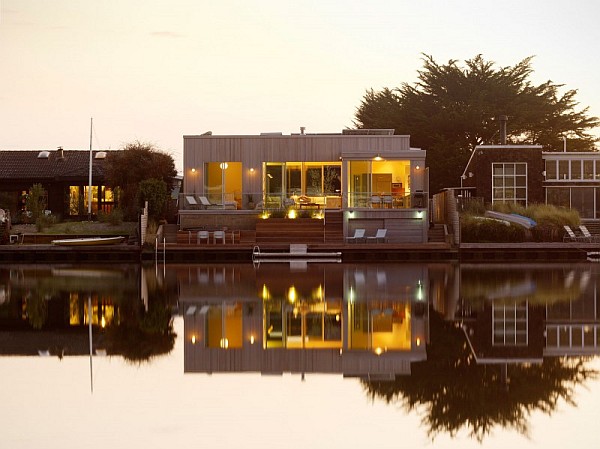 Seadrift Residence  1-wooden house by the lake