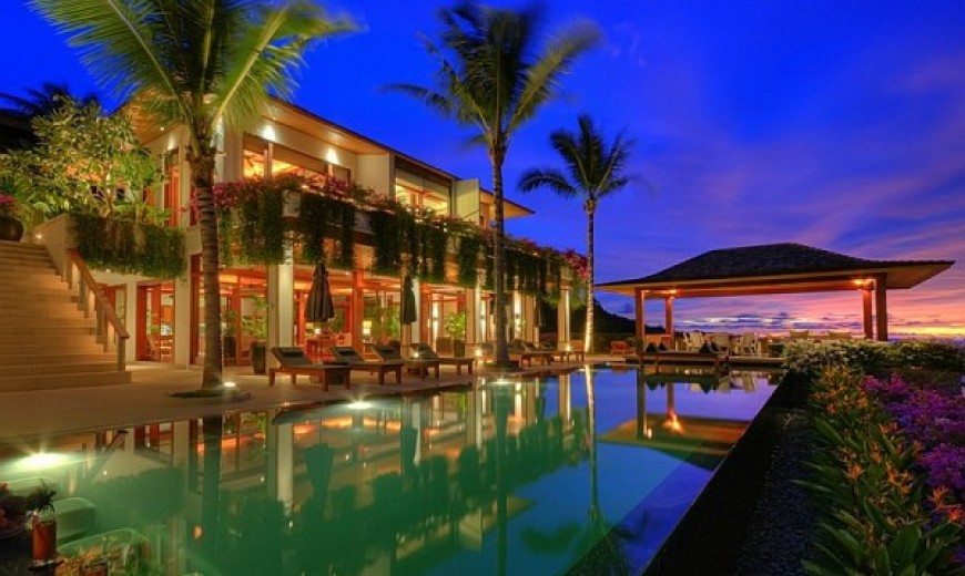 Five-Bedroom Luxury Seaside Villa in Phuket, Is Enchanting