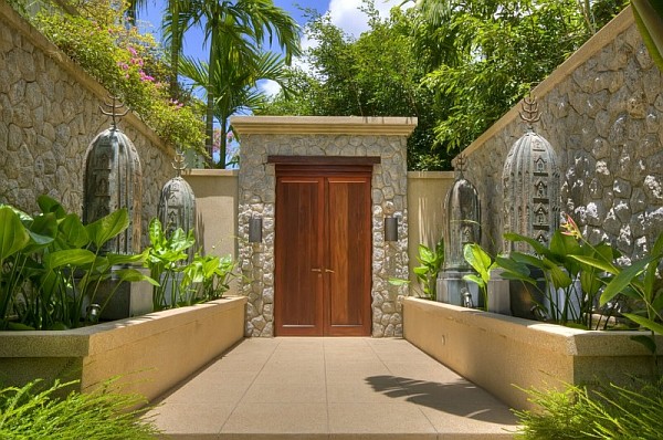 Thai Luxury Seaside Villa - front entrance door