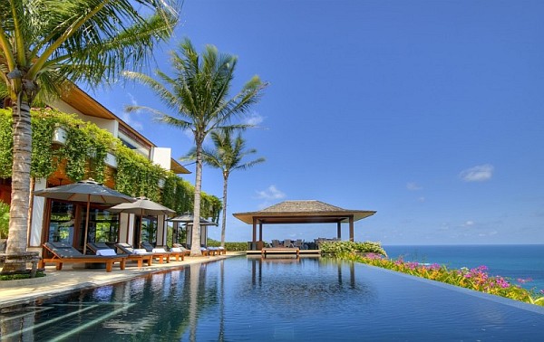 Thai-Luxury-Seaside-Villa-outdoor-pool-with-seaview