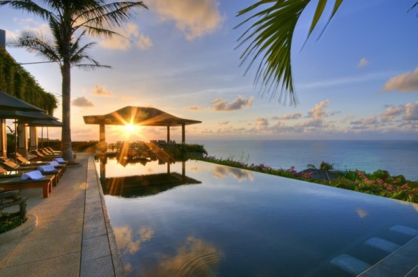 Thai Luxury Seaside Villa - pool view evening