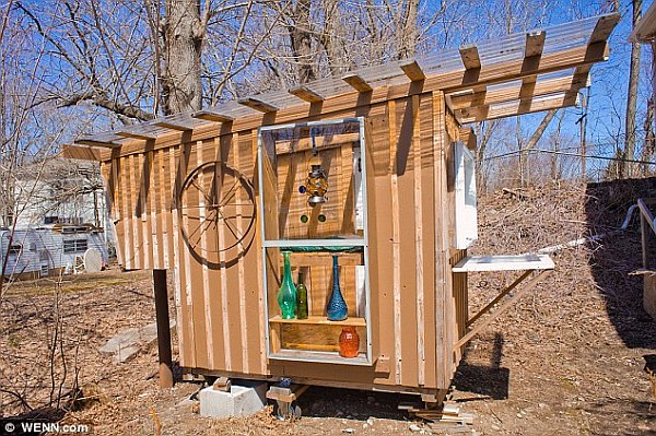 Tiny House Living: $200 Microhouses Built with Scavenged Stuff