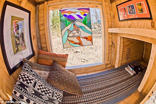 Tiny House Living: $200 Microhouses Built with Scavenged Stuff