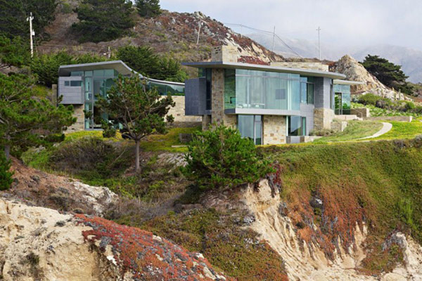 home-perched-on-a-cliff-with-ocean-views-13