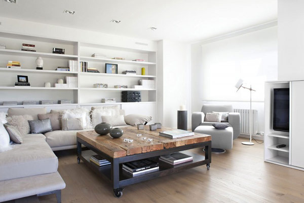 Beauty of White Interiors: Vivienda en Llaveneres in Spain