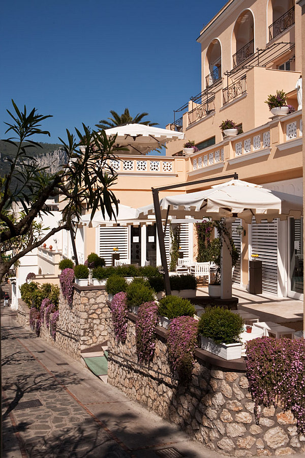 Capri Tiberio Palace - Hotel Design - Decoist 11