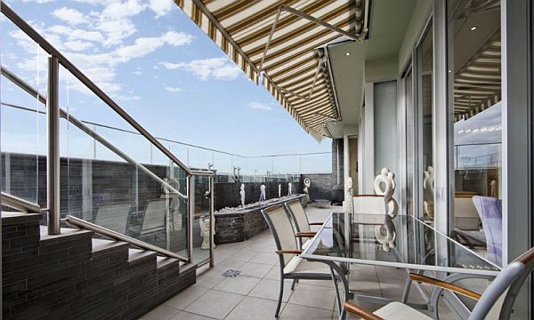 Halifax St apartment - fancy terrace