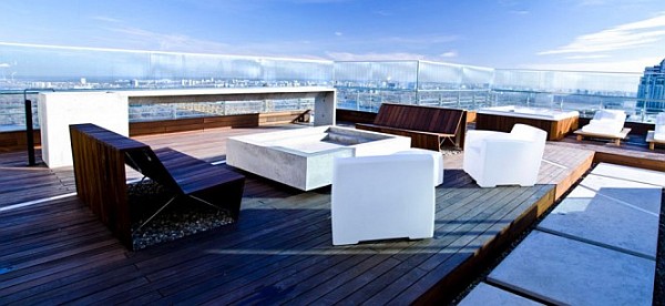 Industrial-Loft-Apartment-13-roof-terrace-with-modern-outdoor-patio-furniture