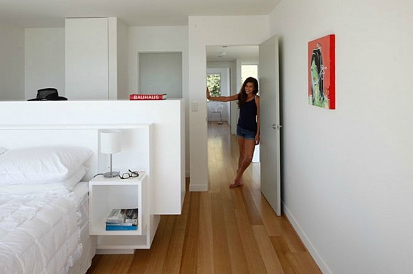 Otama-Beach-House-16-white-bedroom-decor-design