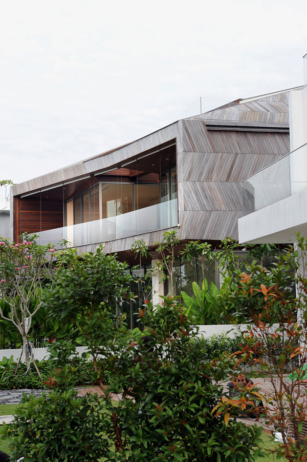 Stereoscopic House Singapore 4 - backyard view