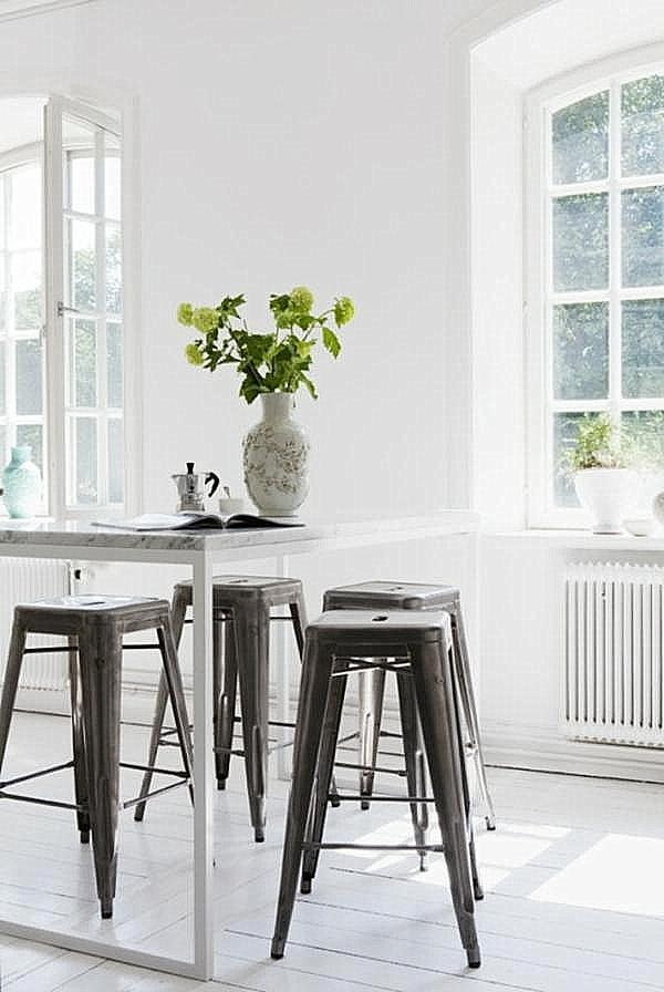 bistro-kitchen-industrial-metal-barstools-1