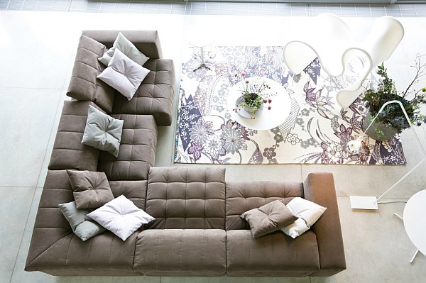 floral-prints-rug-with-L-shape-sofa