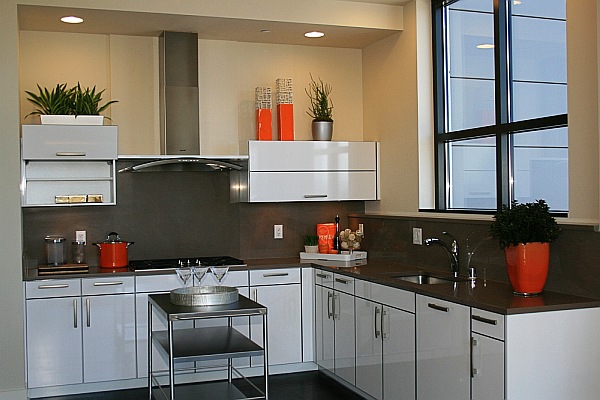 luxury-white-kitchen-decor-with-orange-accessories
