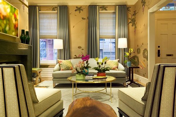 new-york-living-room-with-flowing-drapery