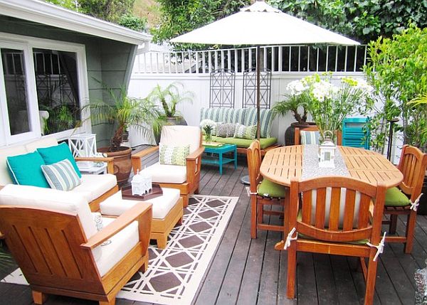 Cozy outdoor patio furniture