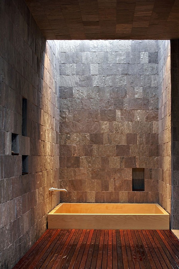 Creekside Residence 13 stone walls bathroom