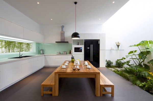 Go-Vap-Modern-House-minimalist-kitchen-with-dining-table-600x399