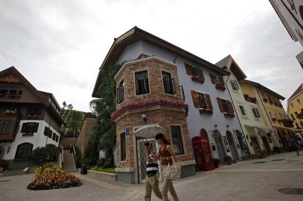 Hallstatt-Replica-in-China-1