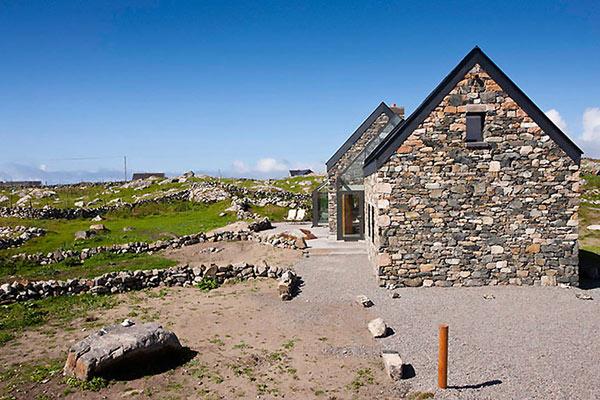 Modern Stone Hut - cottage design