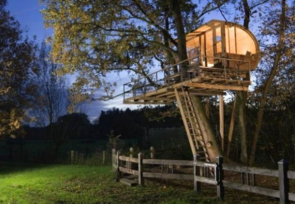 Tree House in Osnabruck, Germany