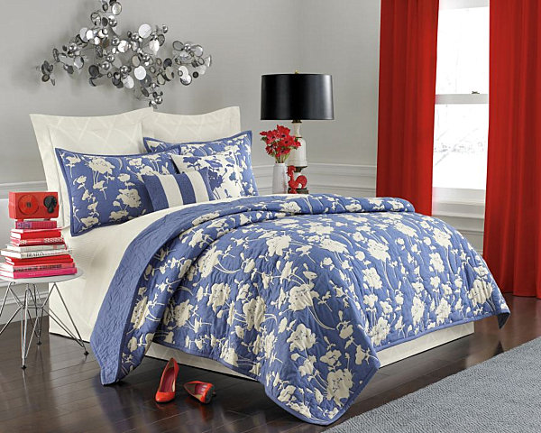 blue-and-white-floral-bedding