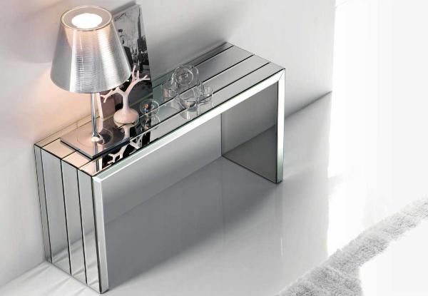 mirrored console table decor