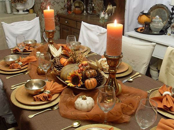 vintage farmhouse - fall table decorations