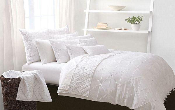 white-cotton-lattice-pattern-bedding