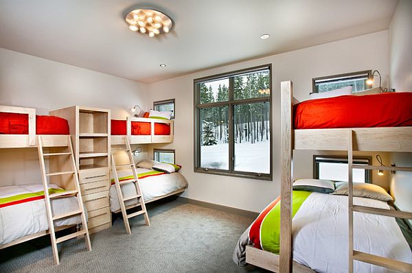 wooden-bunk-beds-with-colorful-bedding
