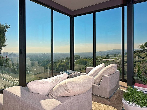 Contemporary Home in California - floor to ceiling windows