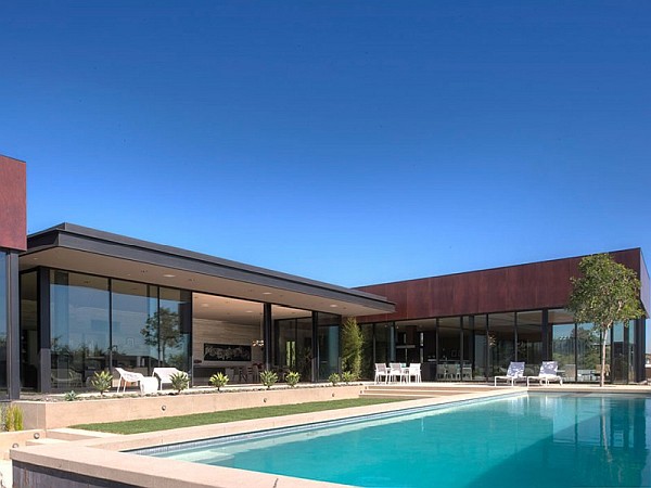 Contemporary-Home-in-California-large-pool