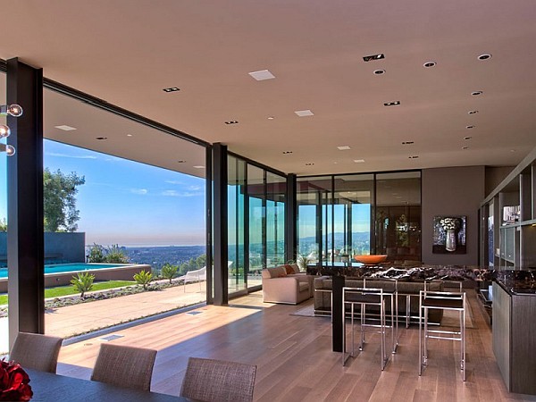 Contemporary-Home-in-California-modern-interiors