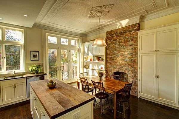 Cozy farmhouse kitchen decor