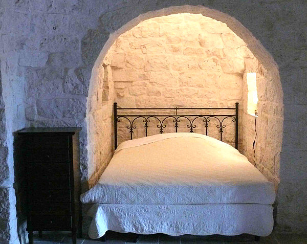 French-alcove-bed