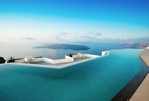 Grace-Hotel-pool-side-santorini-greece