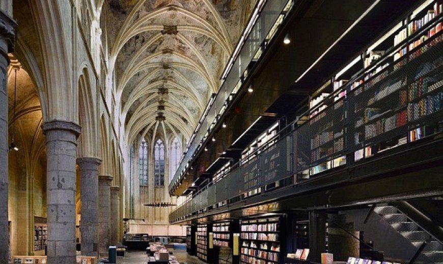Church Conversion: Dominican Church in Maastricht Turned Contemporary Bookstore