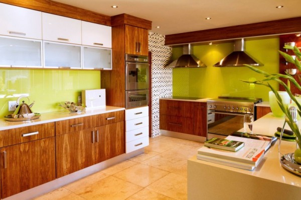 South-African-House-Remodeling-green-walls-kitchen-with-wooden-furniture-600x399