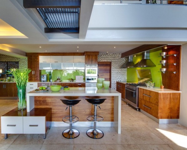 South-African-House-Remodeling-large-open-space-kitchen-with-white-and-green-600x480