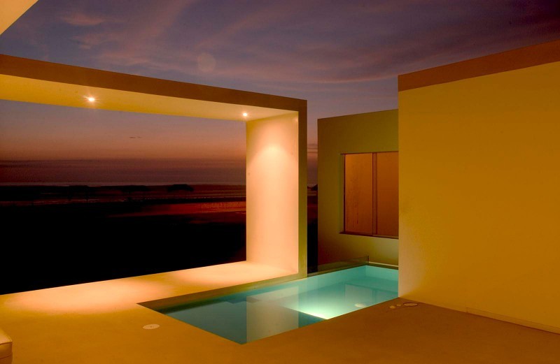 beach house - night view pool