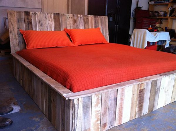 bed made out of pallet boards