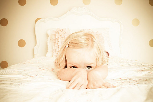 cute-bedroom-polka-dots