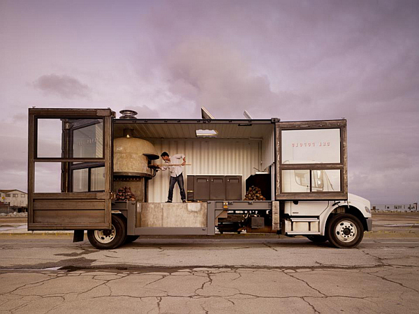 del popolo - mobile pizzeria truck 1