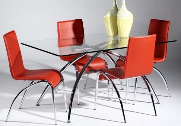 glass-dining-table-with-curved-legs